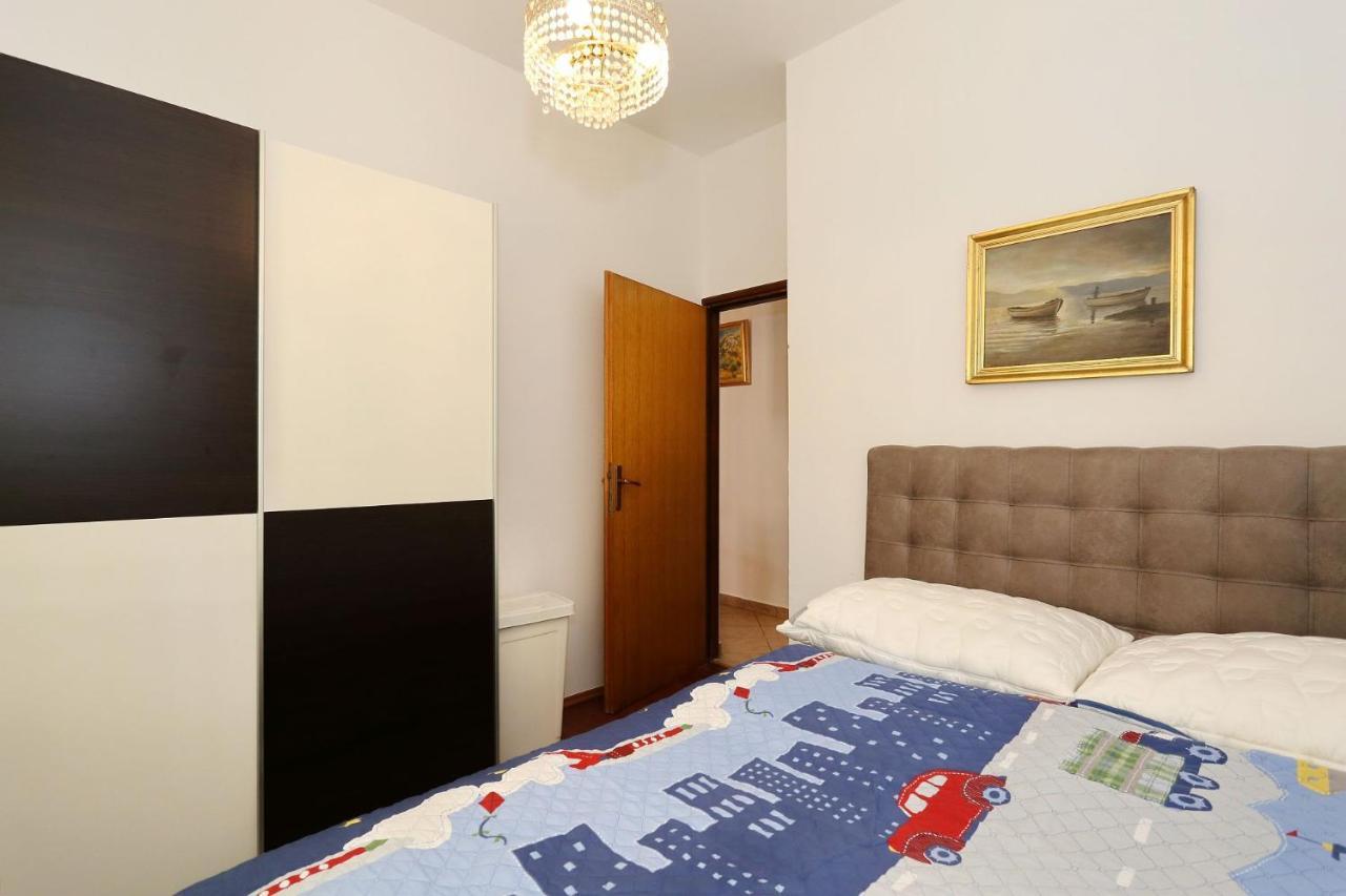 Ivan Apartment Vir