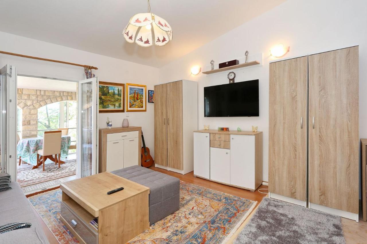 Ivan Apartment Vir