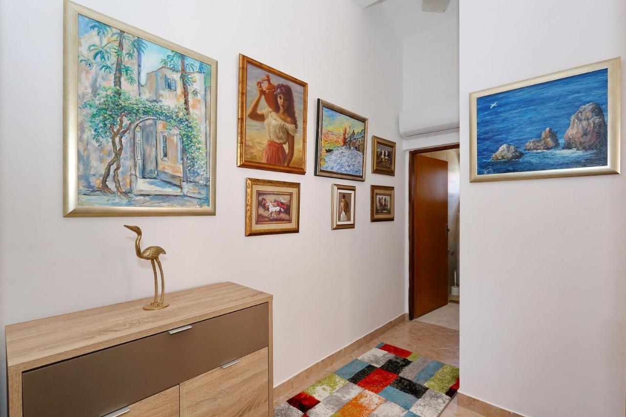 Ivan Apartment *